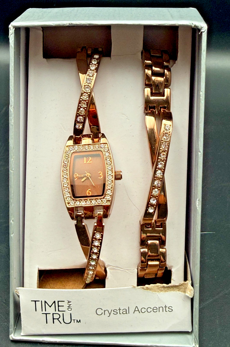 Time And Tru Women’s Crystal Accents Rose Gold Tone Bangle Watch & Bracelet NEW